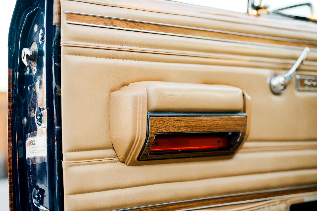 Used 1987 Jeep Grand Wagoneer image 97