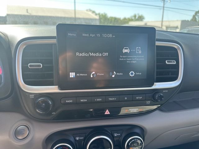 Used 2025 Hyundai Venue SEL image 10