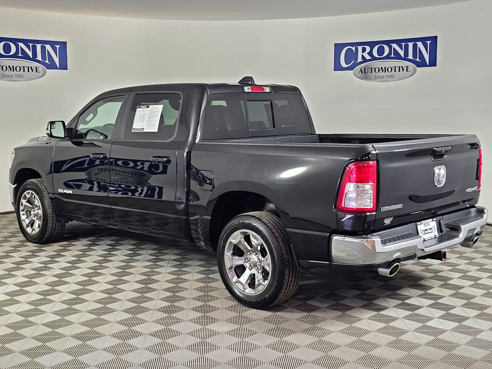 Used 2022 RAM 1500 Big Horn AWD/4WD image 3