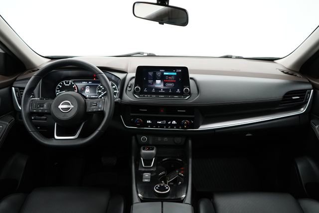 Used 2023 Nissan Rogue SV w/ SV Premium B Package image 15