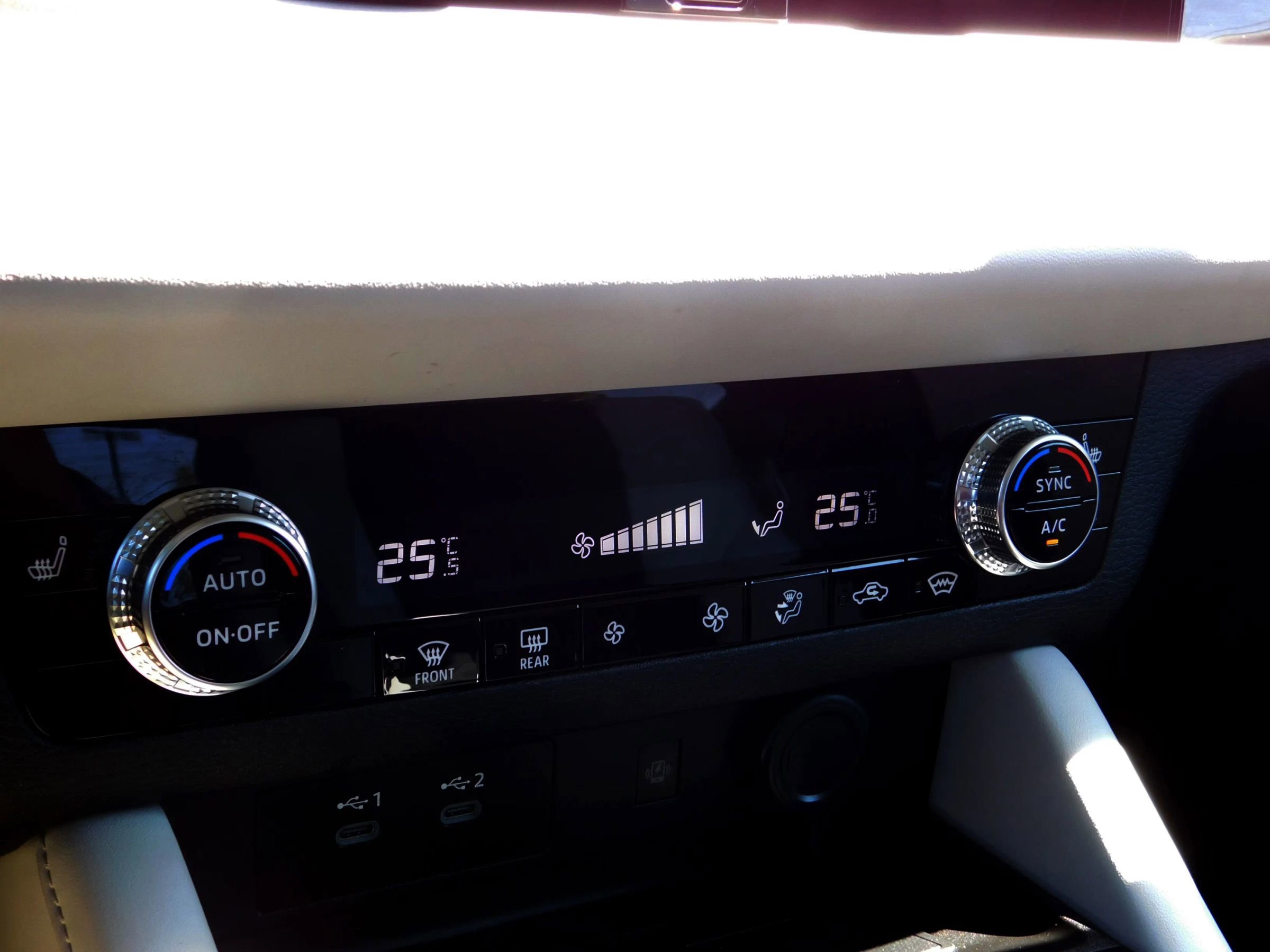 Used 2025 Mitsubishi Outlander SE image 21