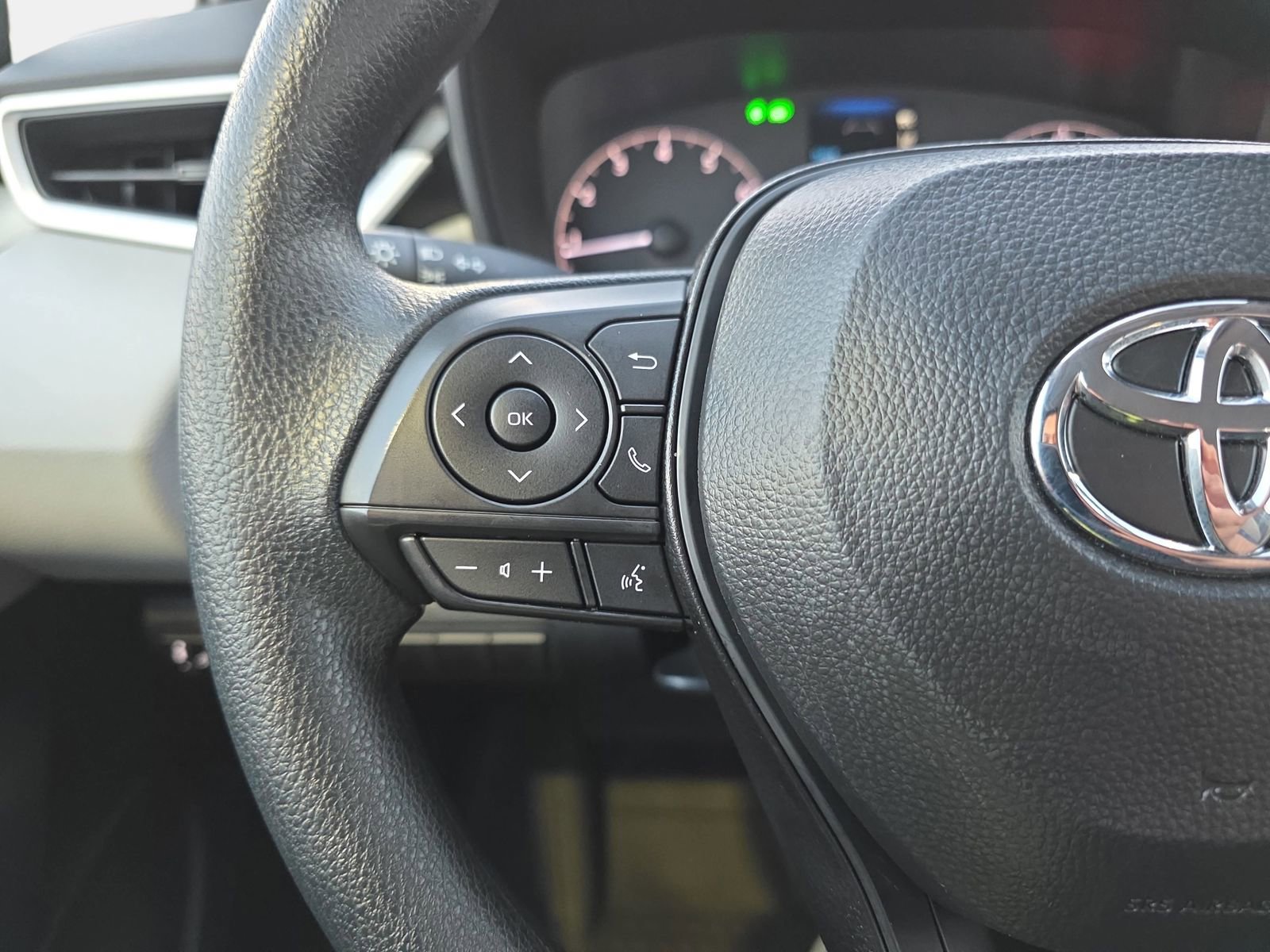 Used 2025 Toyota Corolla LE image 16