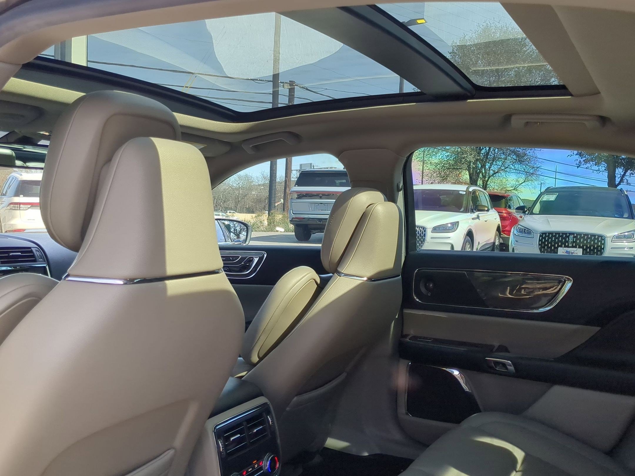 Used 2018 Lincoln Continental Reserve image 21