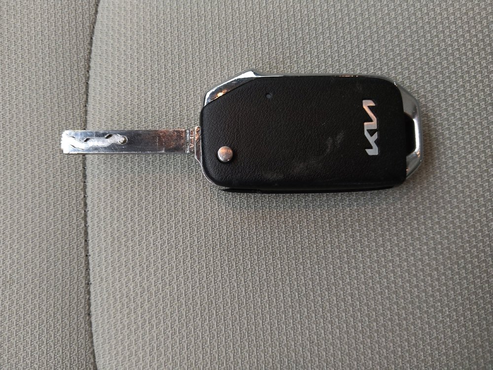 Used 2023 Kia Forte LXS image 32