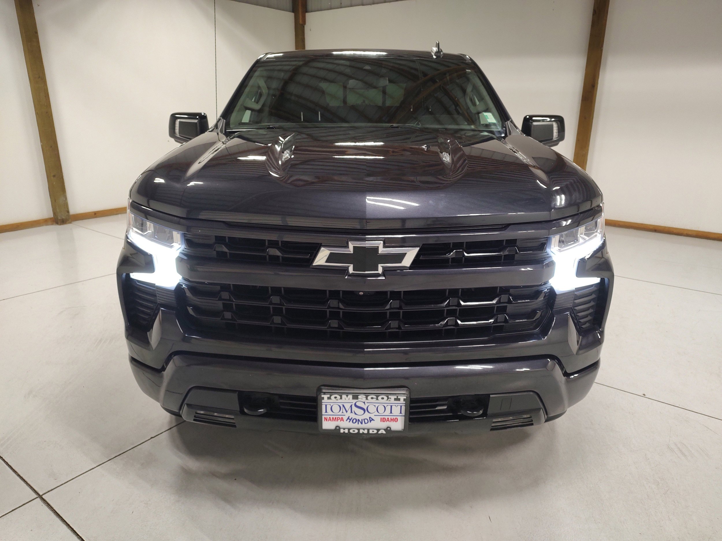Used 2023 Chevrolet Silverado 1500 RST AWD/4WD image 3