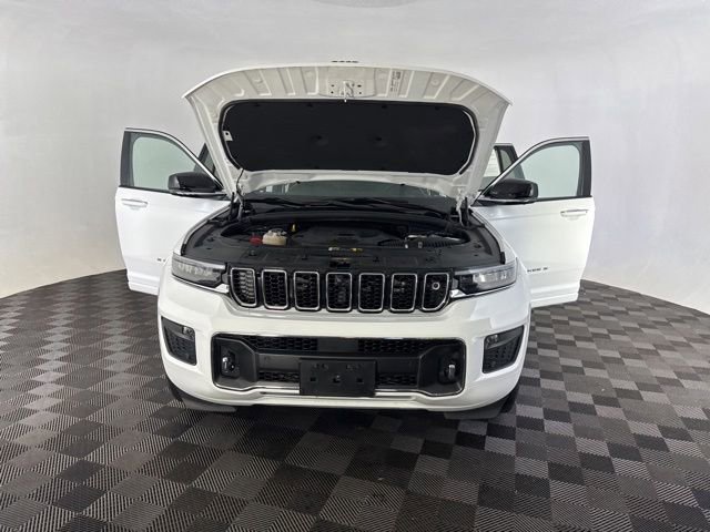 Used 2023 Jeep Grand Cherokee Overland w/ Adv Protech Group III AWD/4WD image 14