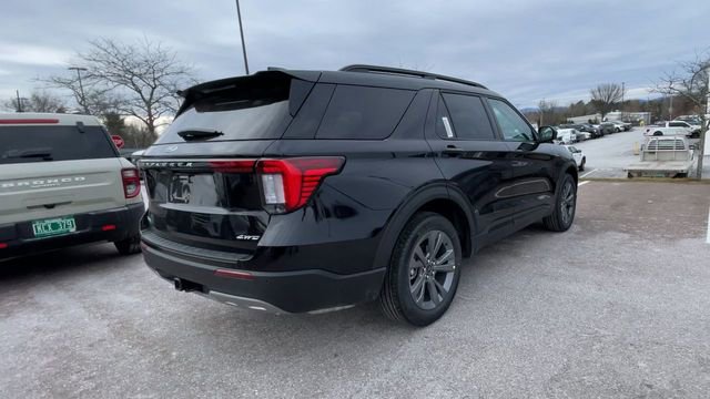 New 2026 Ford Explorer Active w/ Active Comfort Package image 2