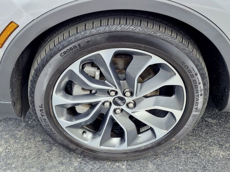 Used 2023 Lincoln Nautilus Reserve w/ Luxury Package image 10