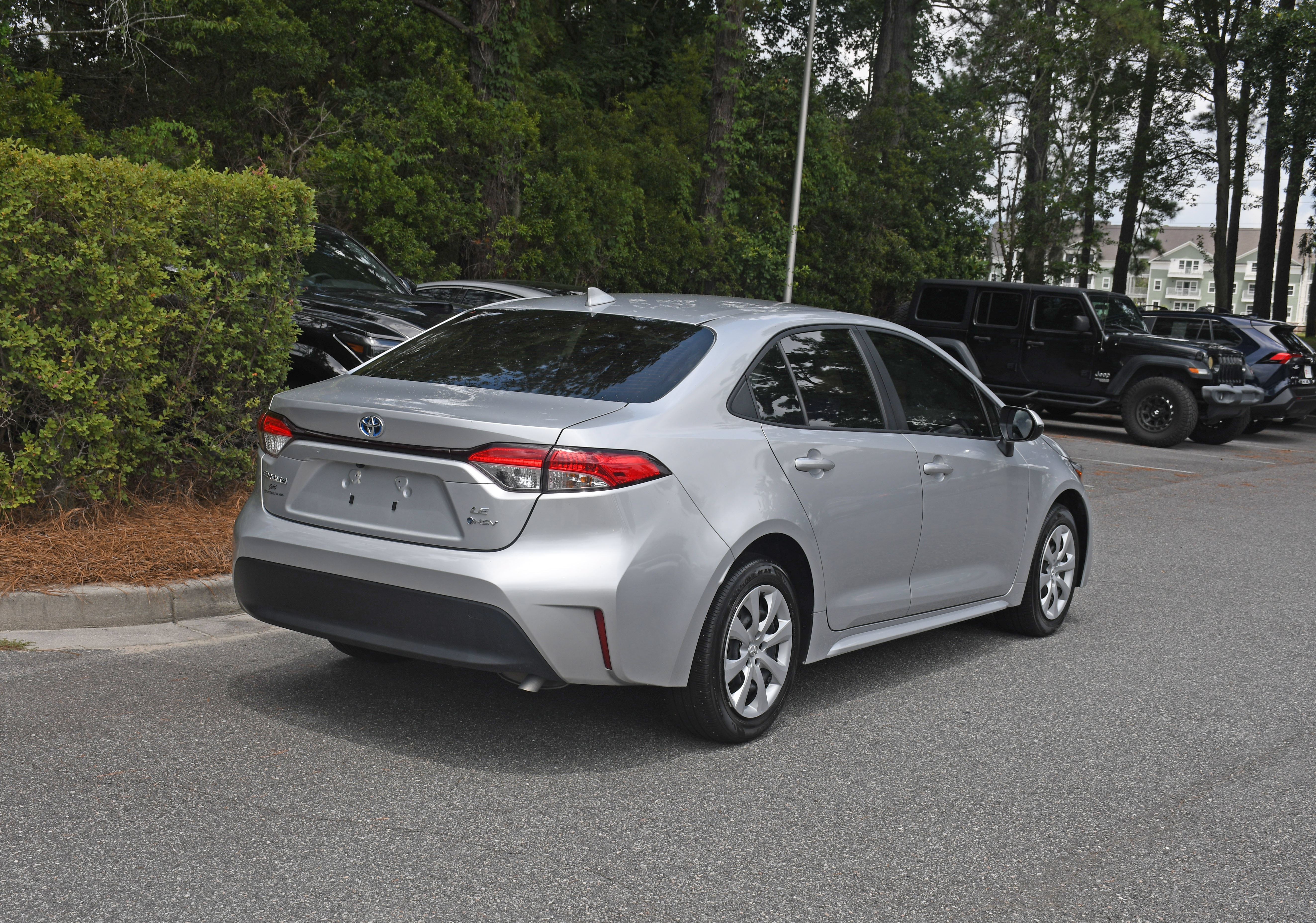 Certified 2025 Toyota Corolla LE FWD image 4
