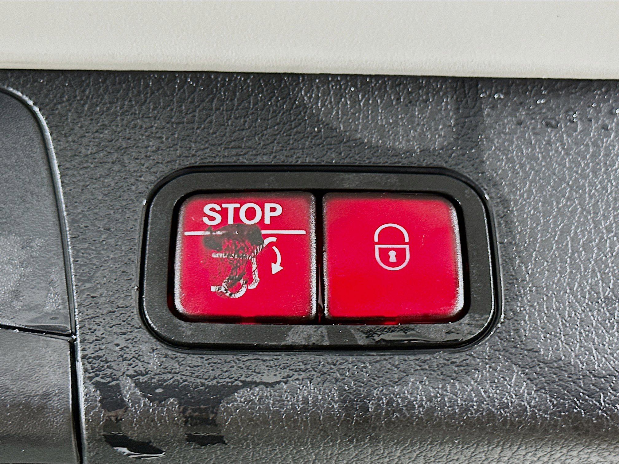 Used 2024 Mercedes-Benz GLB 250 4MATIC image 31