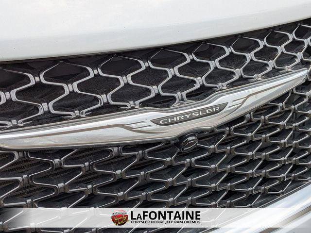 Certified 2024 Chrysler Pacifica Touring-L image 10