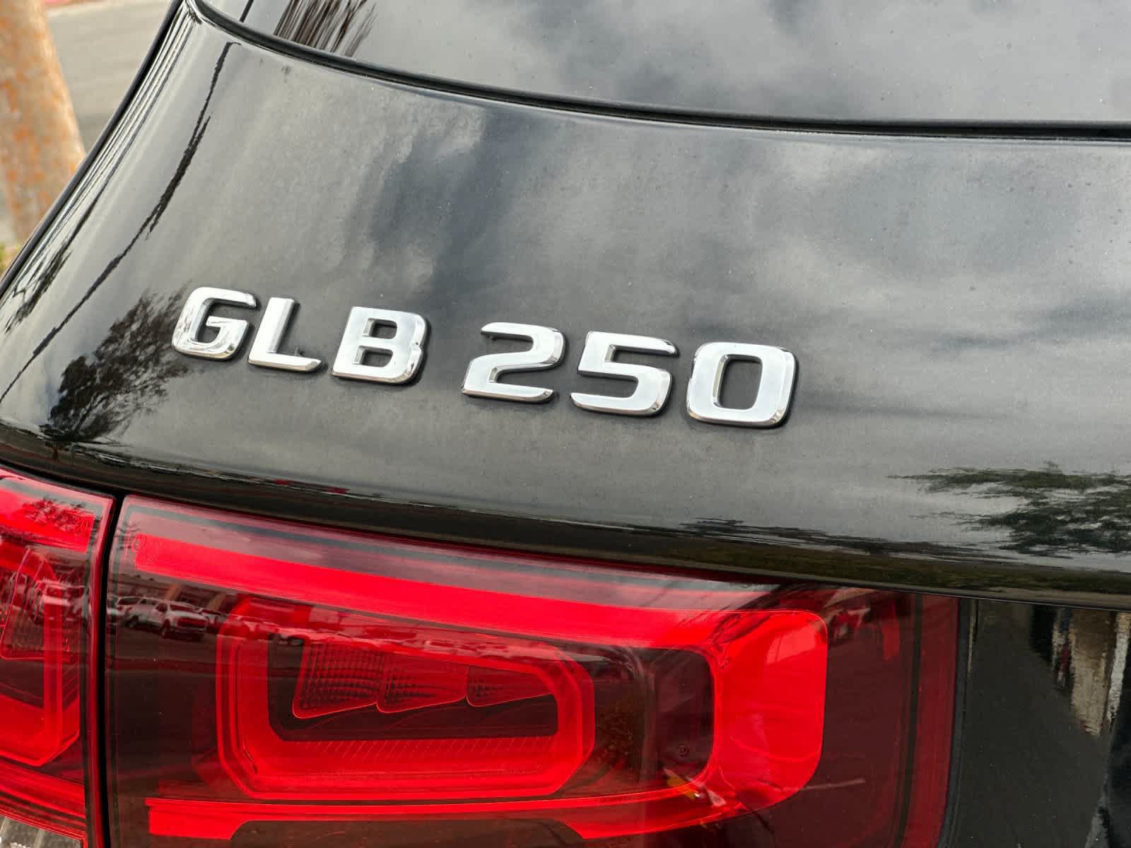 Used 2021 Mercedes-Benz GLB 250 image 28
