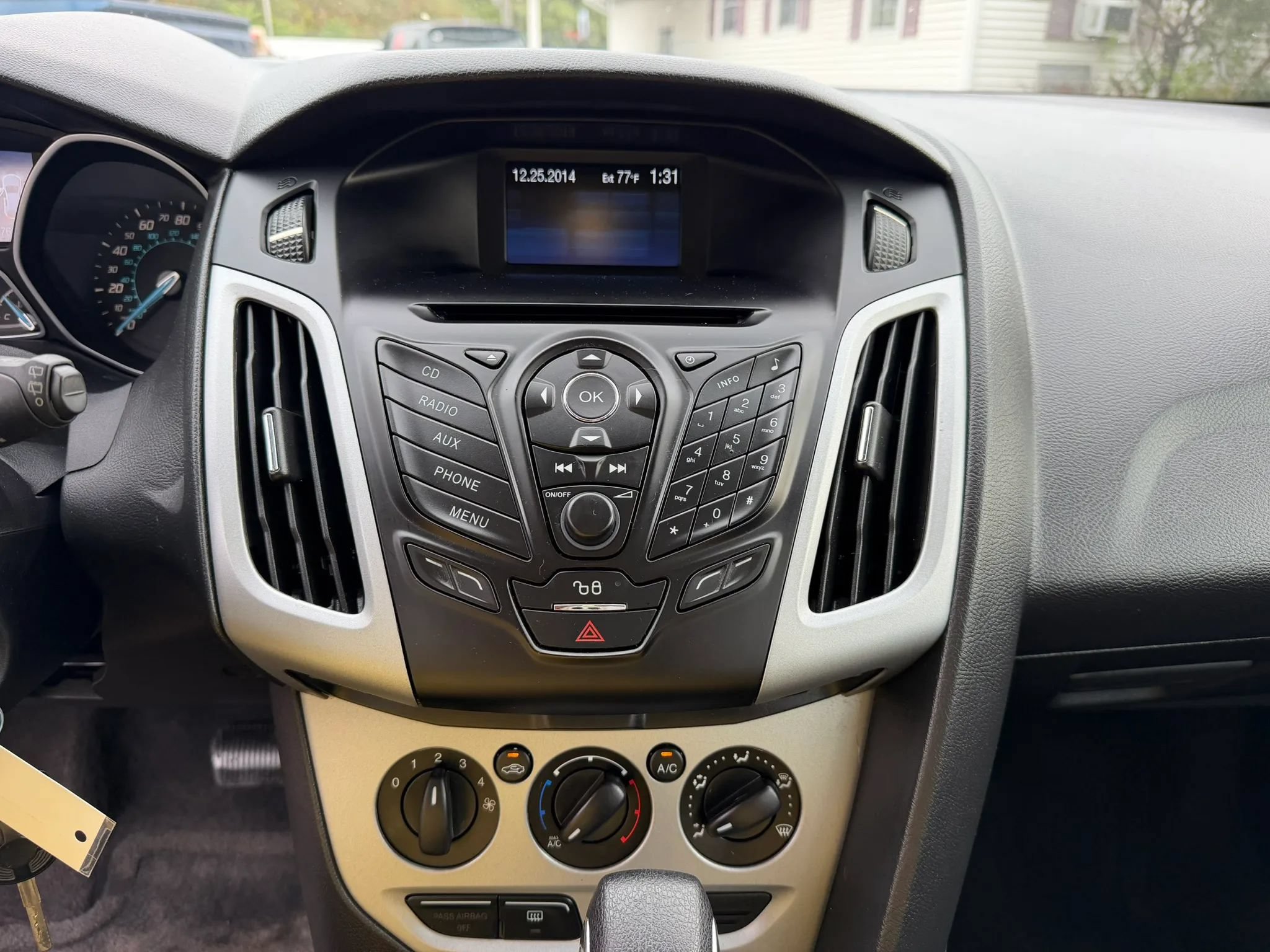 Used 2012 Ford Focus SE FWD image 22