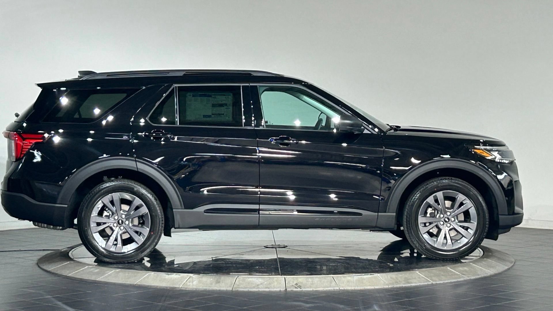 New 2026 Ford Explorer Active w/ Active Comfort Package AWD/4WD image 11
