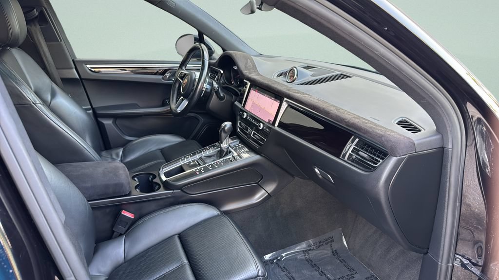 Used 2021 Porsche Macan AWD/4WD image 31