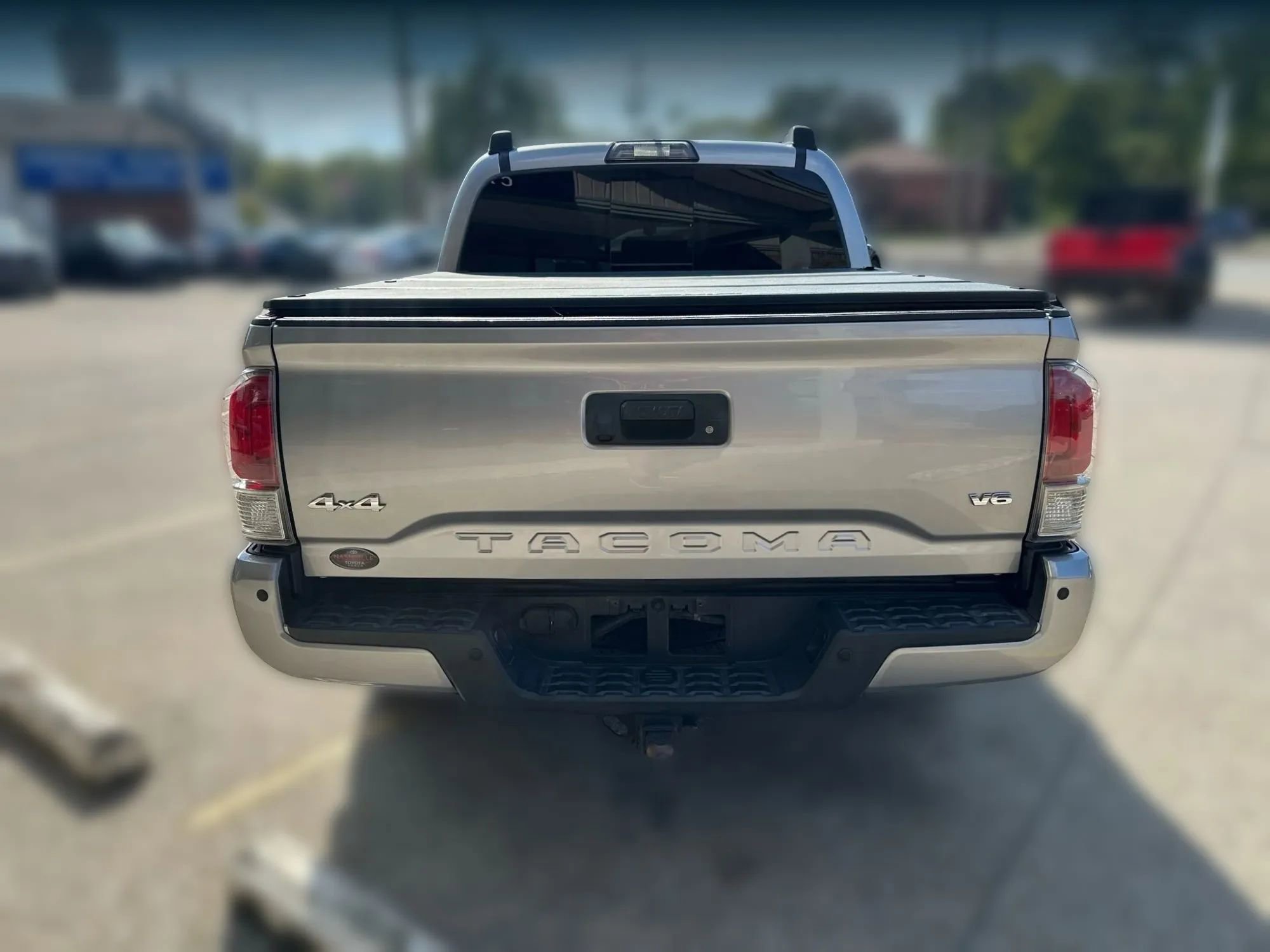 Used 2018 Toyota Tacoma Limited image 6