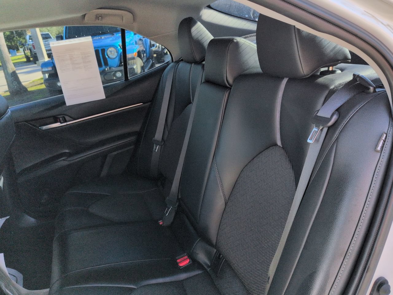 Used 2022 Toyota Camry XLE w/ Navigation Upgrade Package FWD image 12