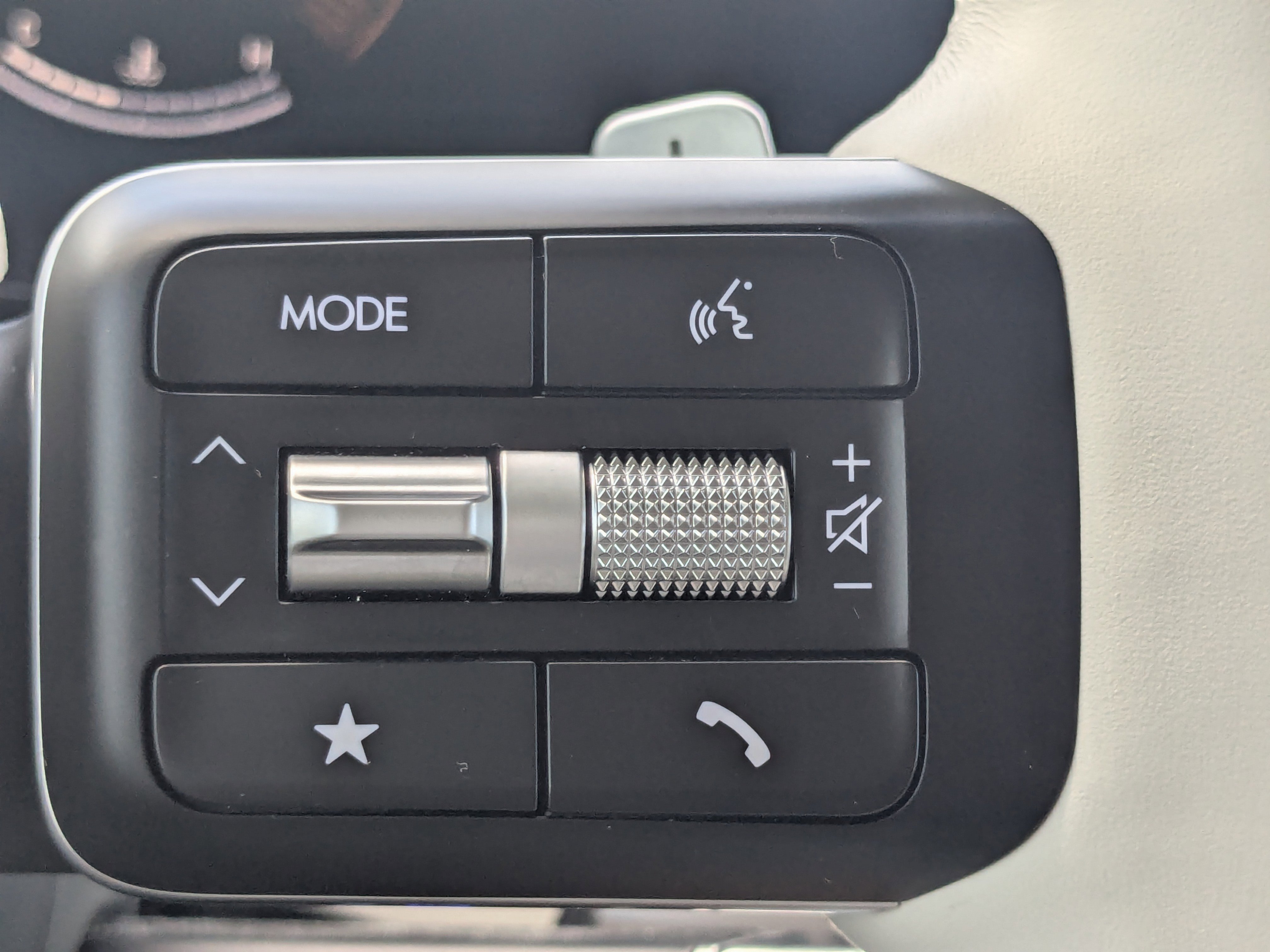 Used 2024 Hyundai Santa Fe SEL image 32