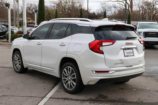Used 2023 GMC Terrain Denali w/ Denali Premium Package image 4
