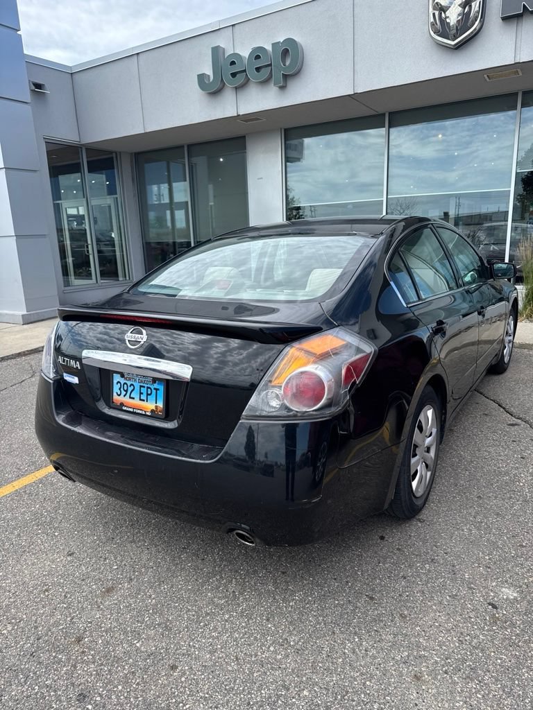 Used 2012 Nissan Altima 2.5 FWD image 2