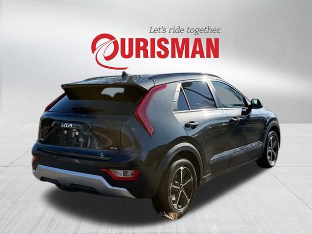 Used 2023 Kia Niro LX image 2