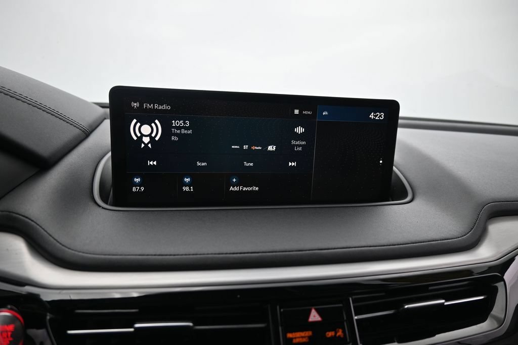 Used 2023 Acura MDX SH-AWD w/ Technology Package image 21