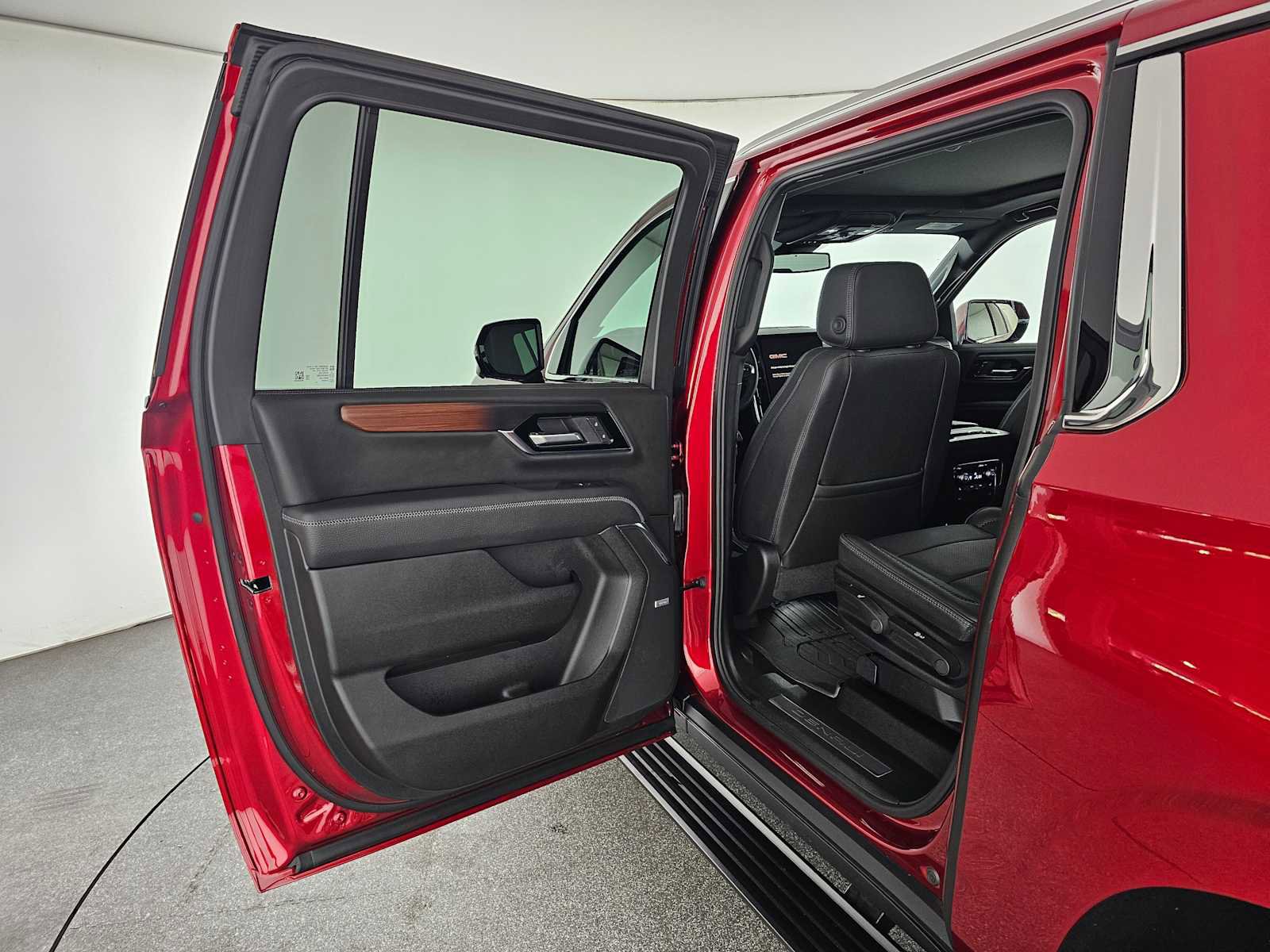 New 2025 GMC Yukon XL Denali w/ Sun & Power Step Package image 17