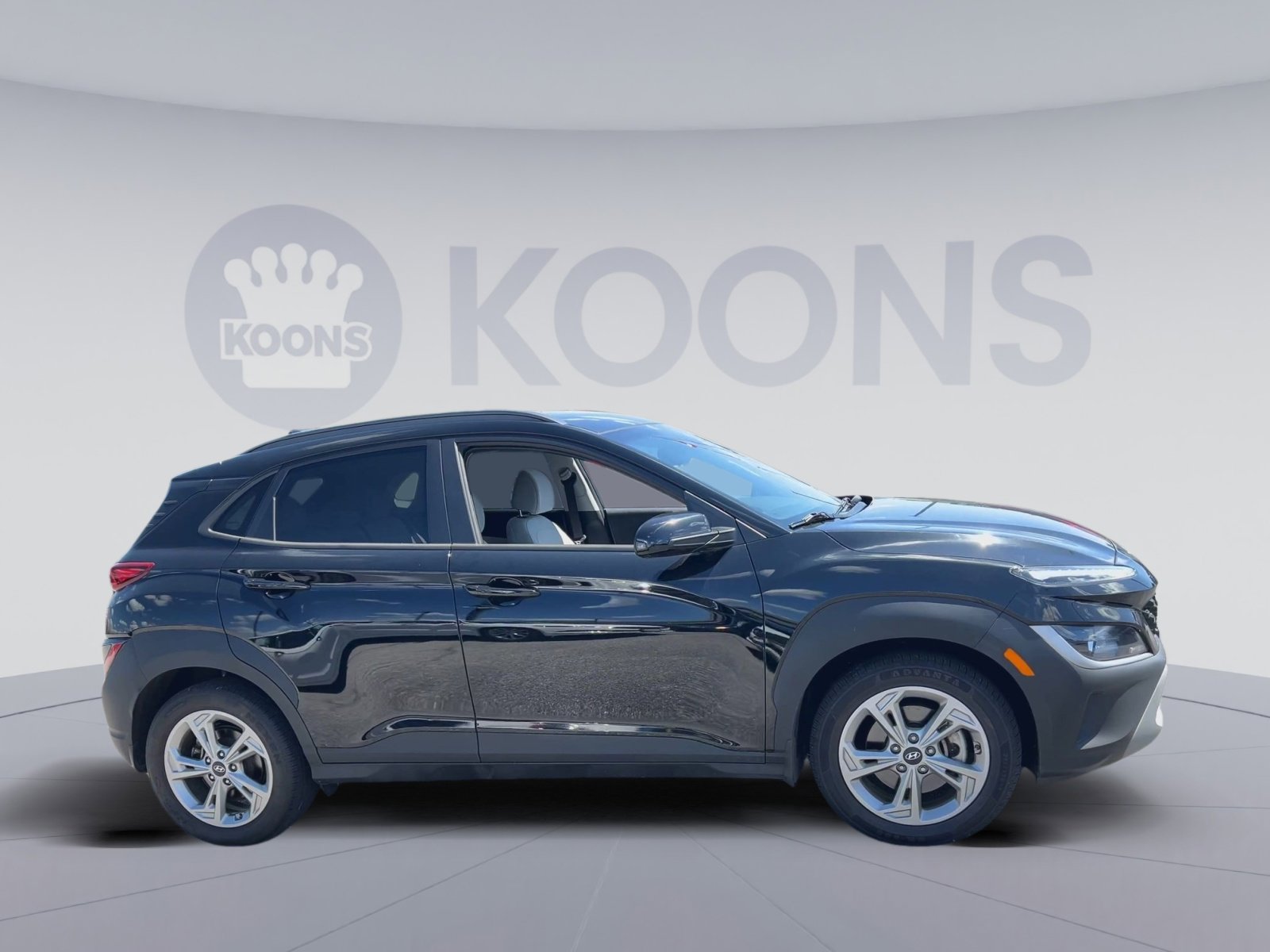 Used 2023 Hyundai Kona SEL w/ Winter Weather Package AWD/4WD image 2