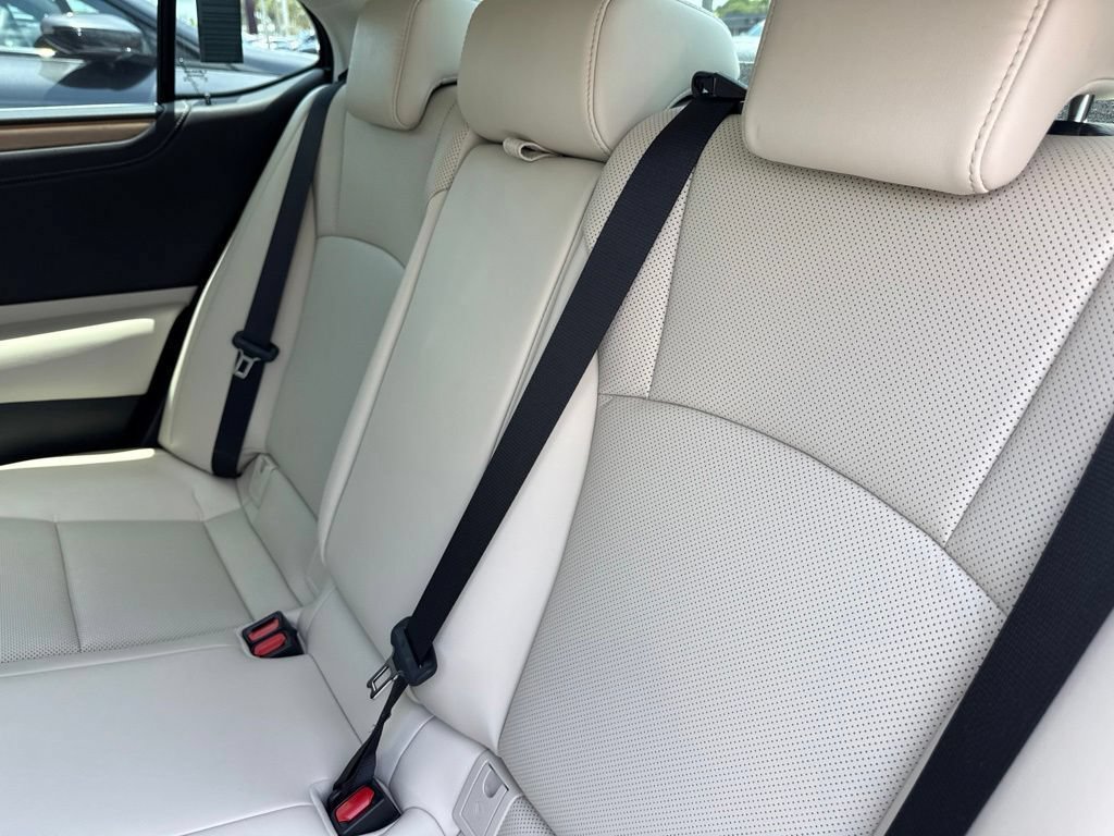 Used 2025 Lexus ES 350 w/ Premium Package FWD image 8