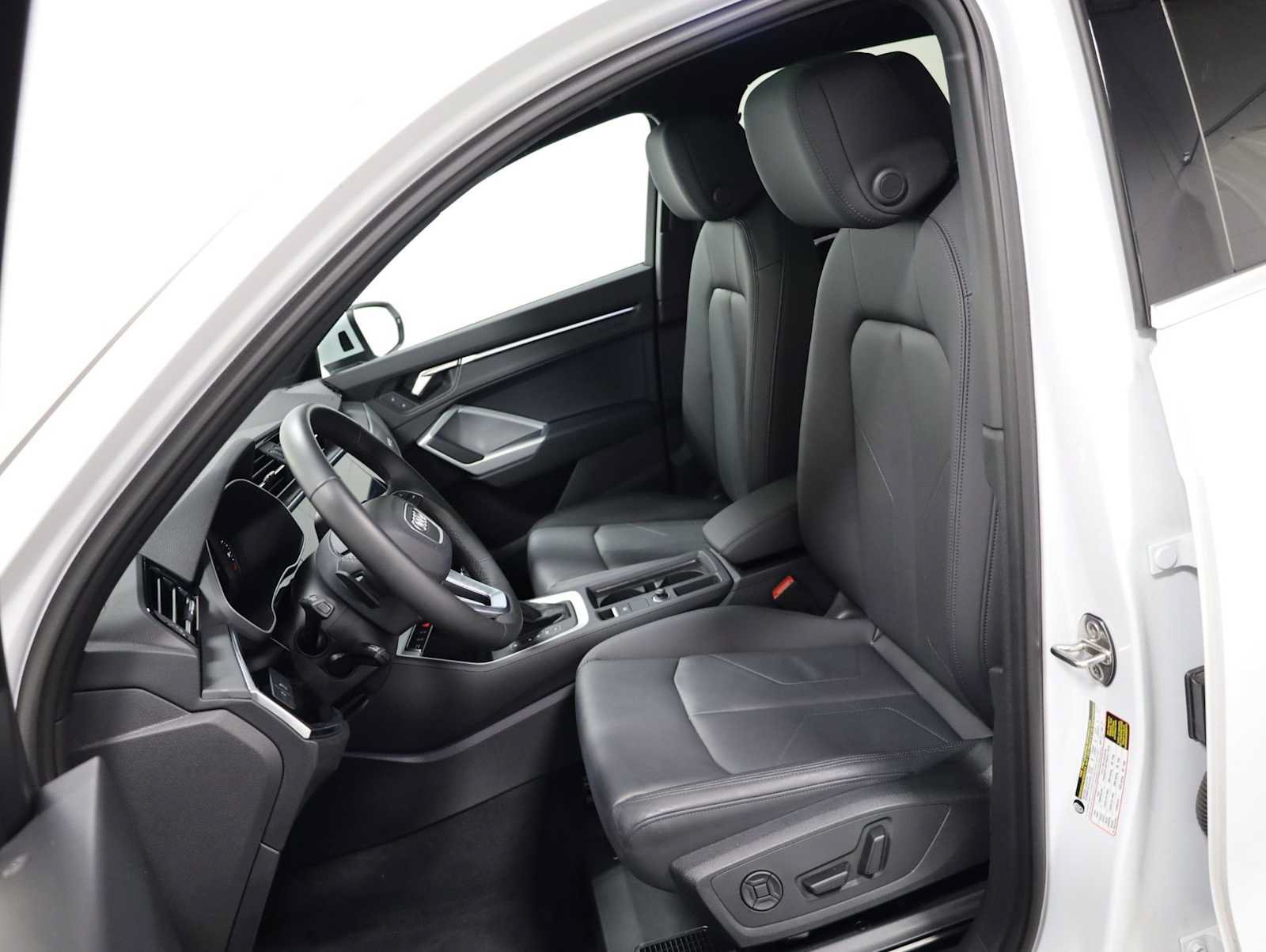 Used 2025 Audi Q3 2.0T Premium Plus AWD/4WD image 5