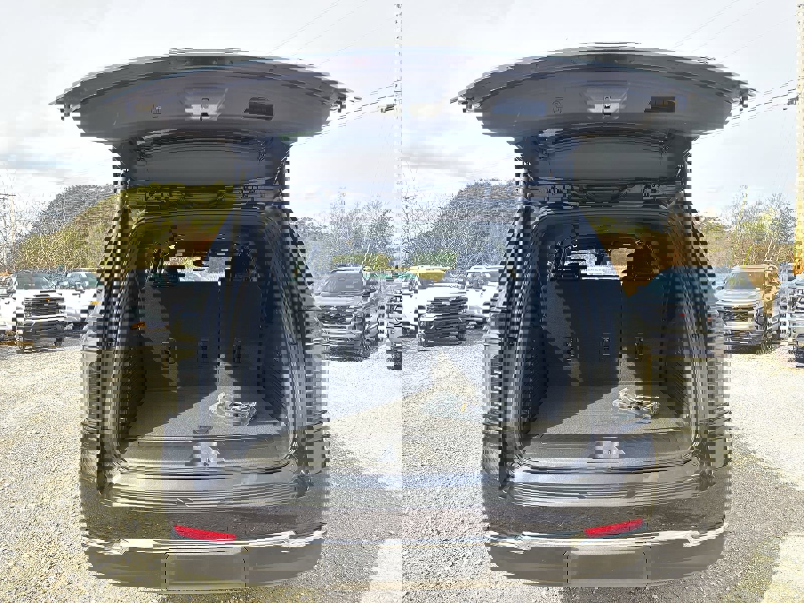 New 2026 Chevrolet Suburban LT w/ Comfort Package image 26