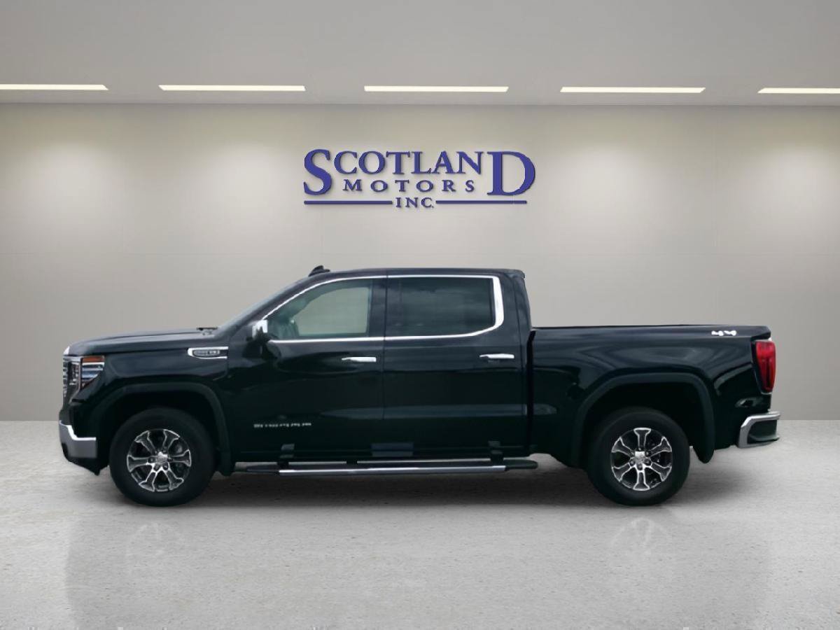 Used 2026 GMC Sierra 1500 SLT AWD/4WD image 1
