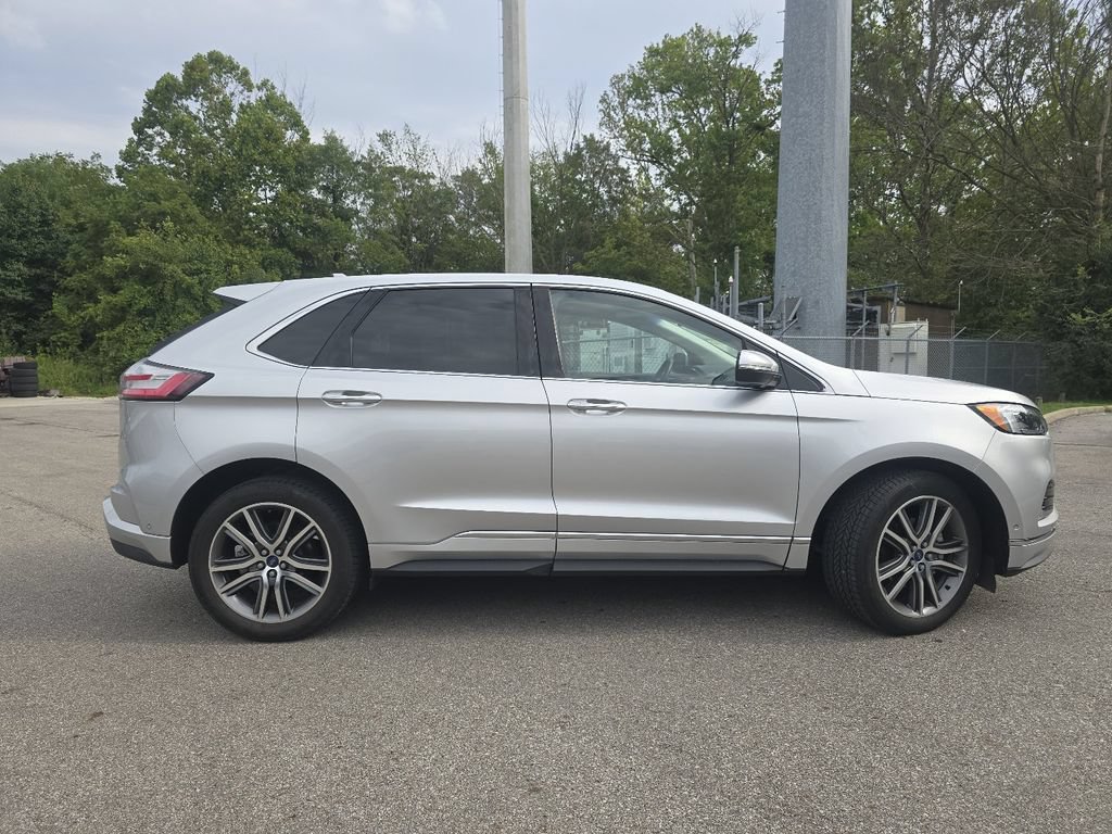 Used 2019 Ford Edge Titanium w/ Equipment Group 301A FWD image 18