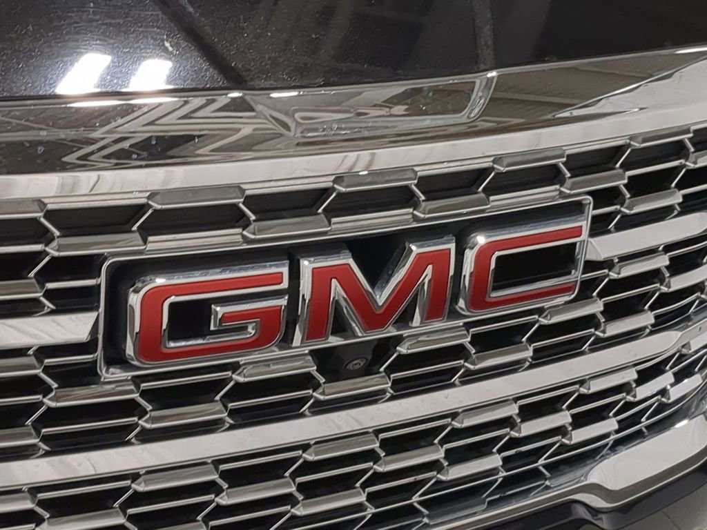 Used 2024 GMC Terrain Denali w/ Denali Premium Package AWD/4WD image 12