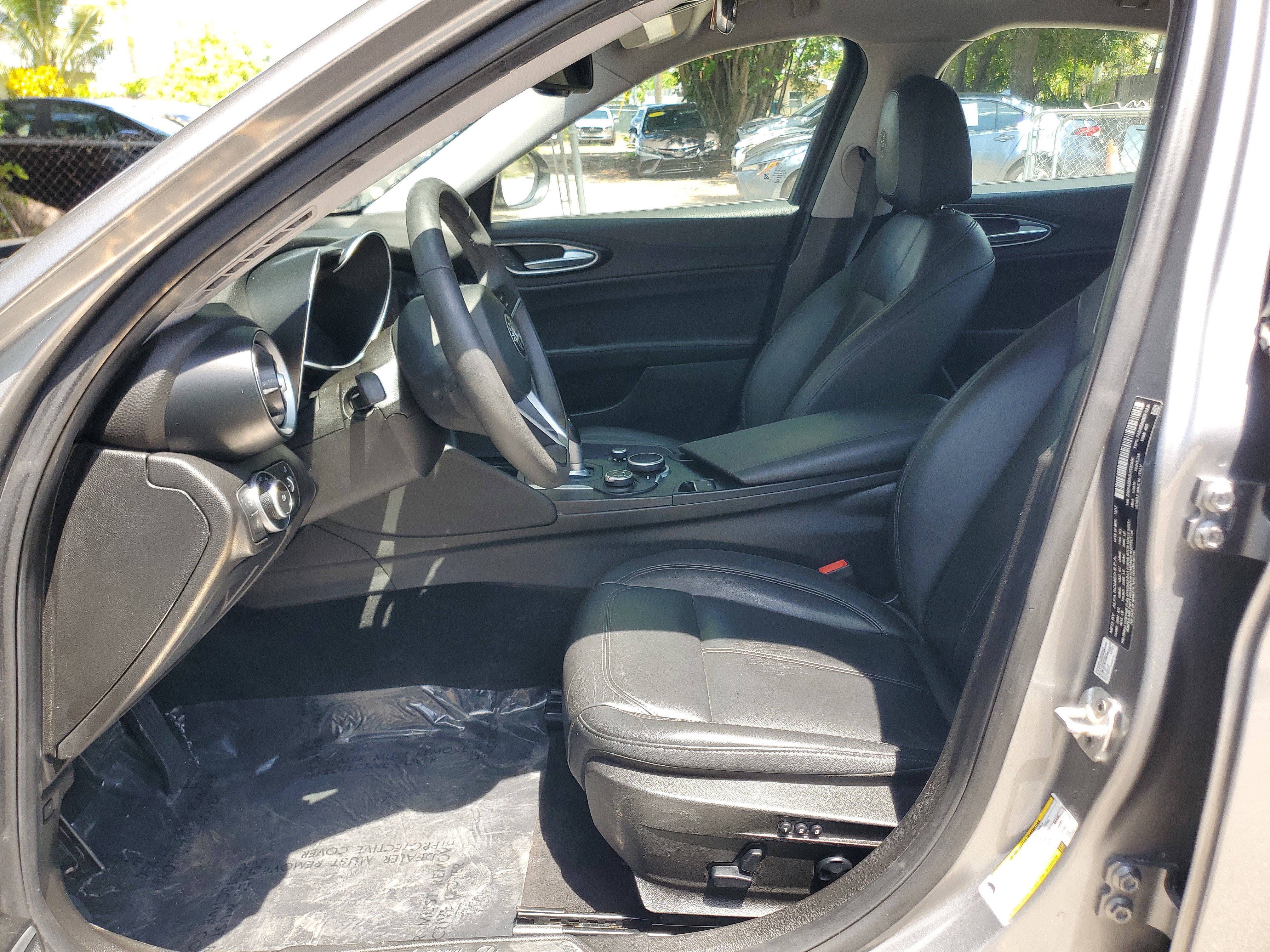 Used 2018 Alfa Romeo Giulia RWD image 16
