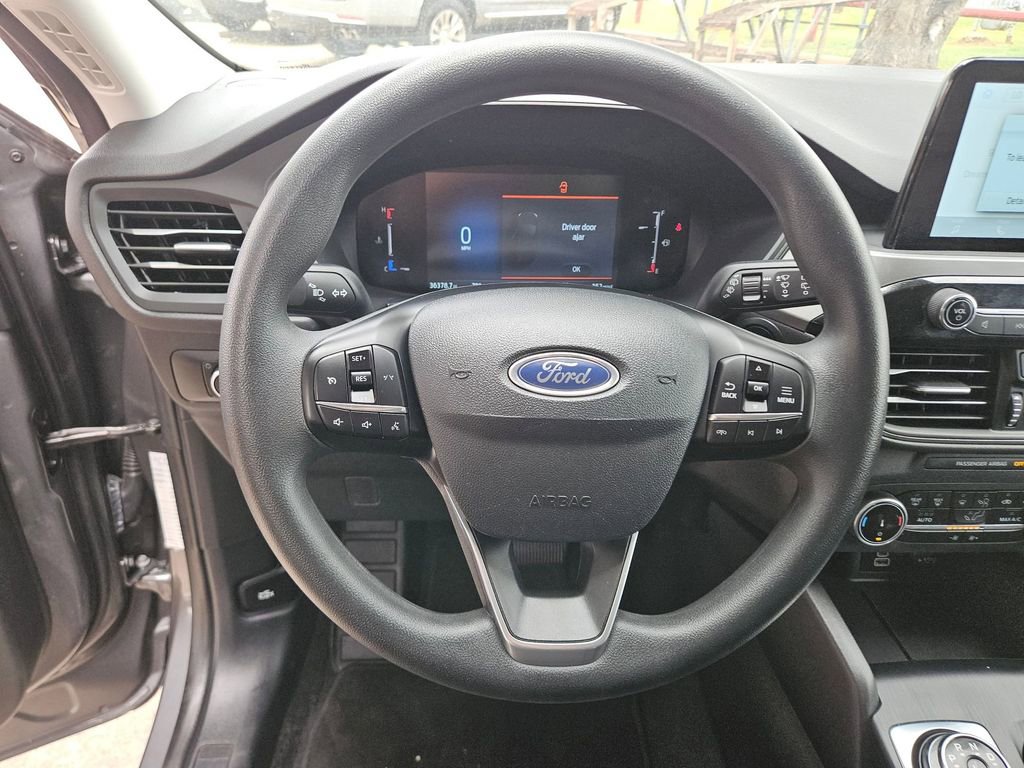Used 2025 Ford Escape Active AWD/4WD image 18