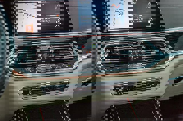 Used 2019 BMW X7 xDrive40i w/ Premium Package image 32