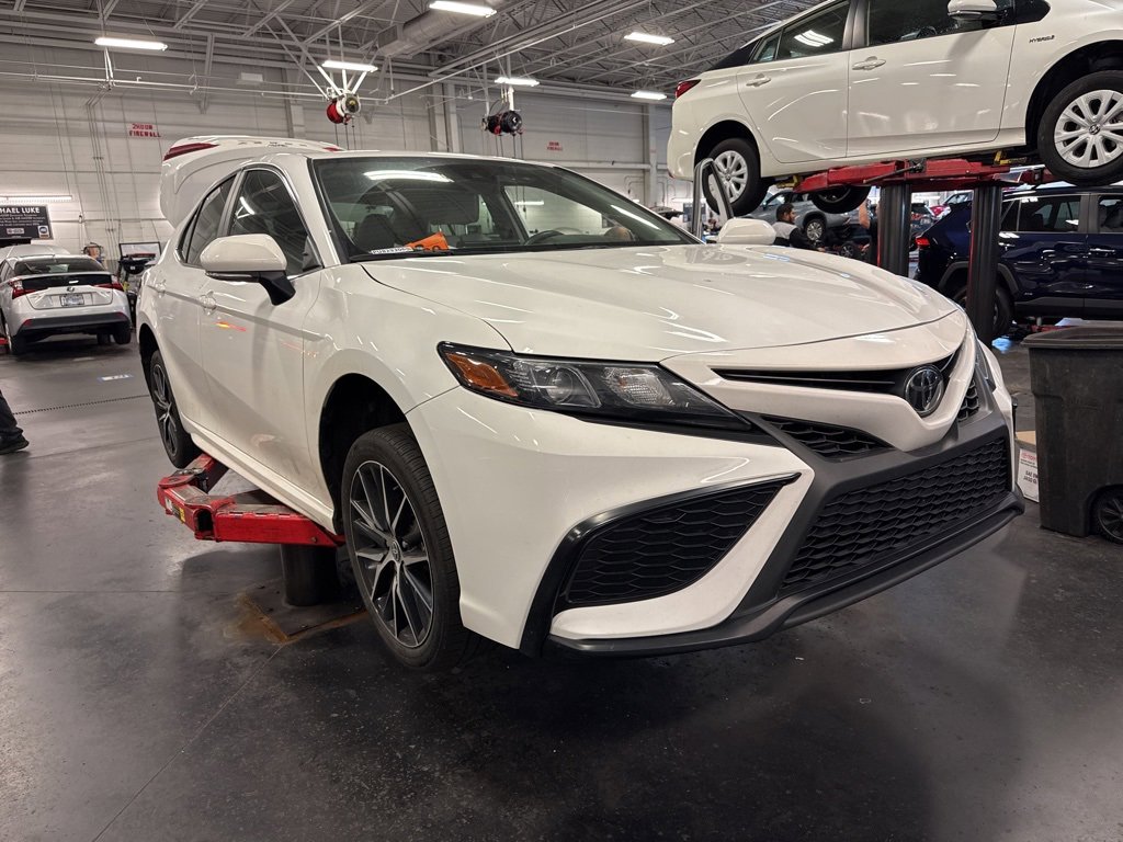 Used 2023 Toyota Camry SE image 8