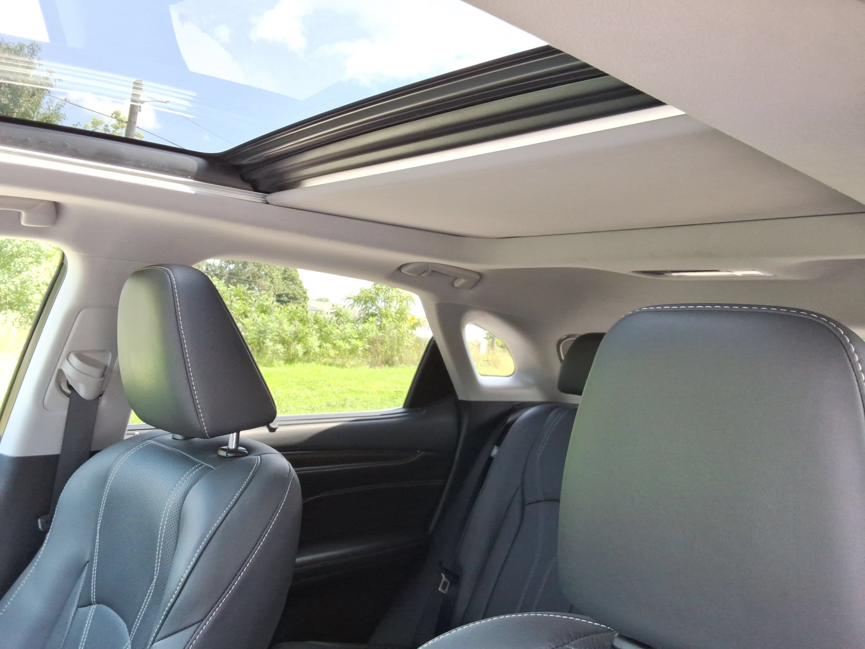 Used 2018 Lexus RX 450h AWD w/ Luxury Package image 27