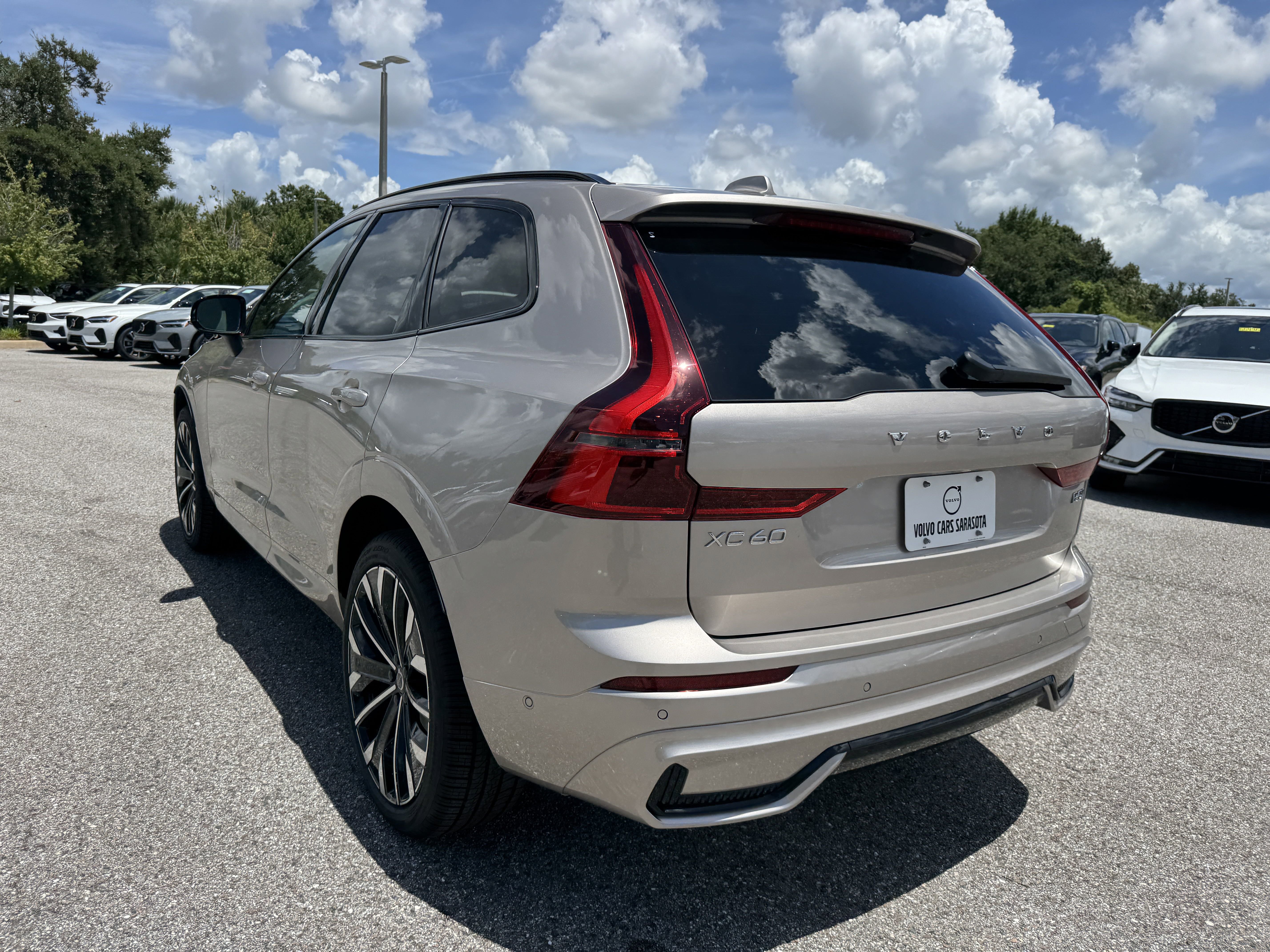 New 2026 Volvo XC60 B5 Ultra w/ Protection Package image 5