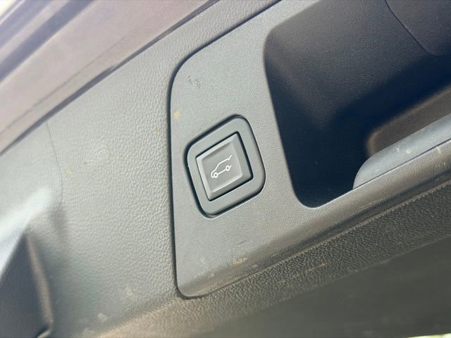 Used 2017 Buick Envision Essence FWD image 25