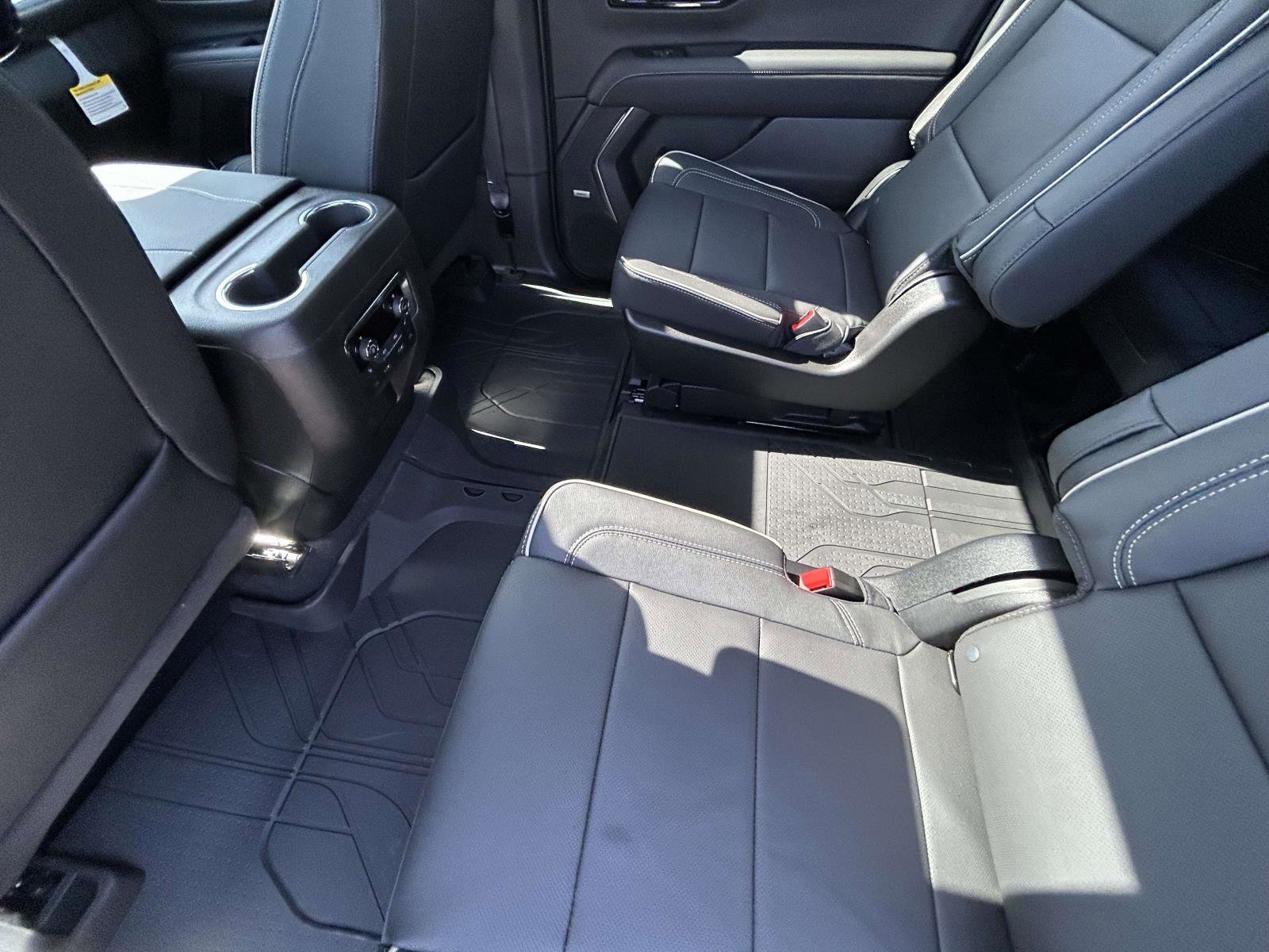 New 2026 Chevrolet Suburban Premier AWD/4WD image 12