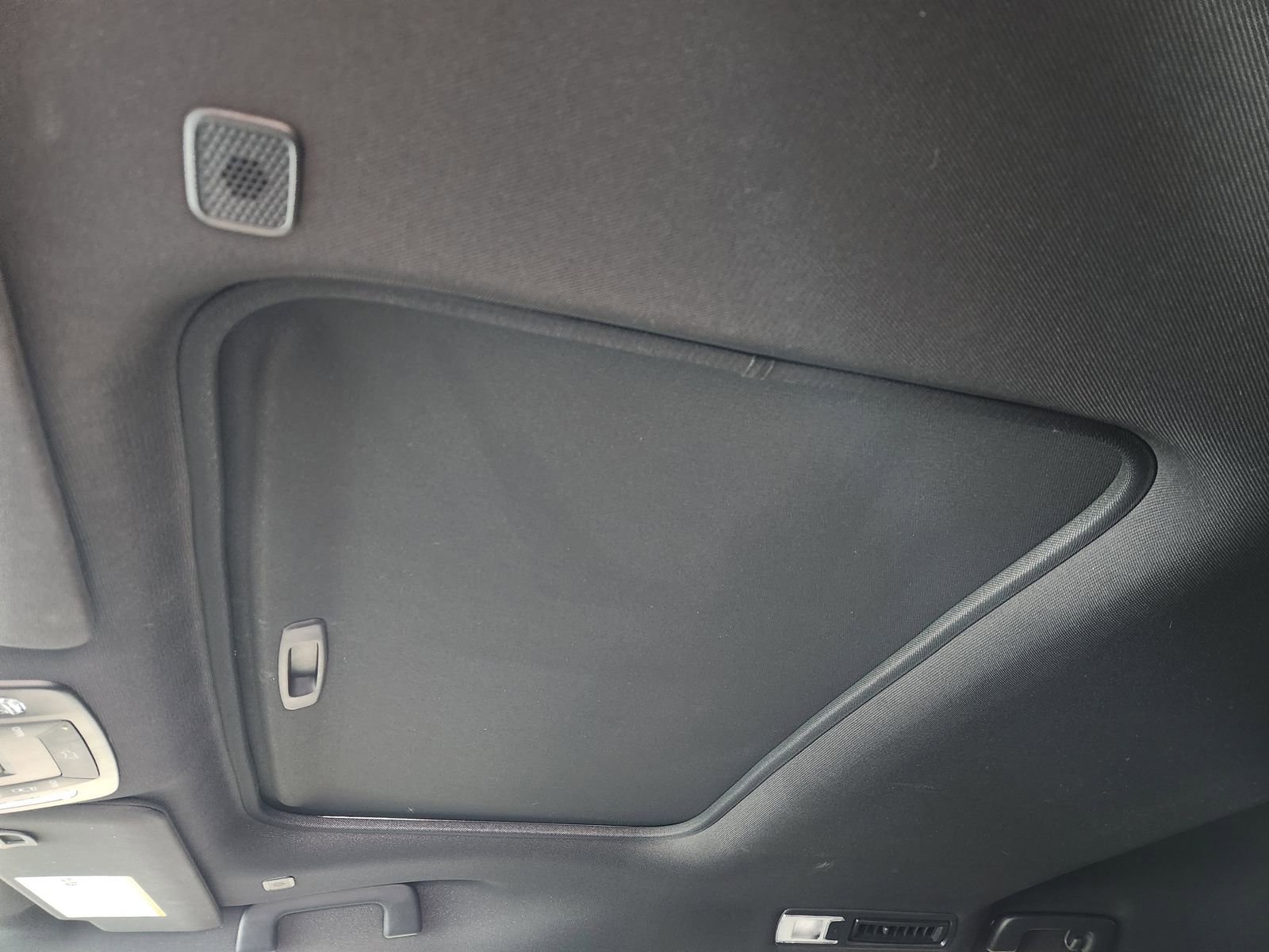 Used 2025 Toyota Sienna XLE Woodland Edition image 28