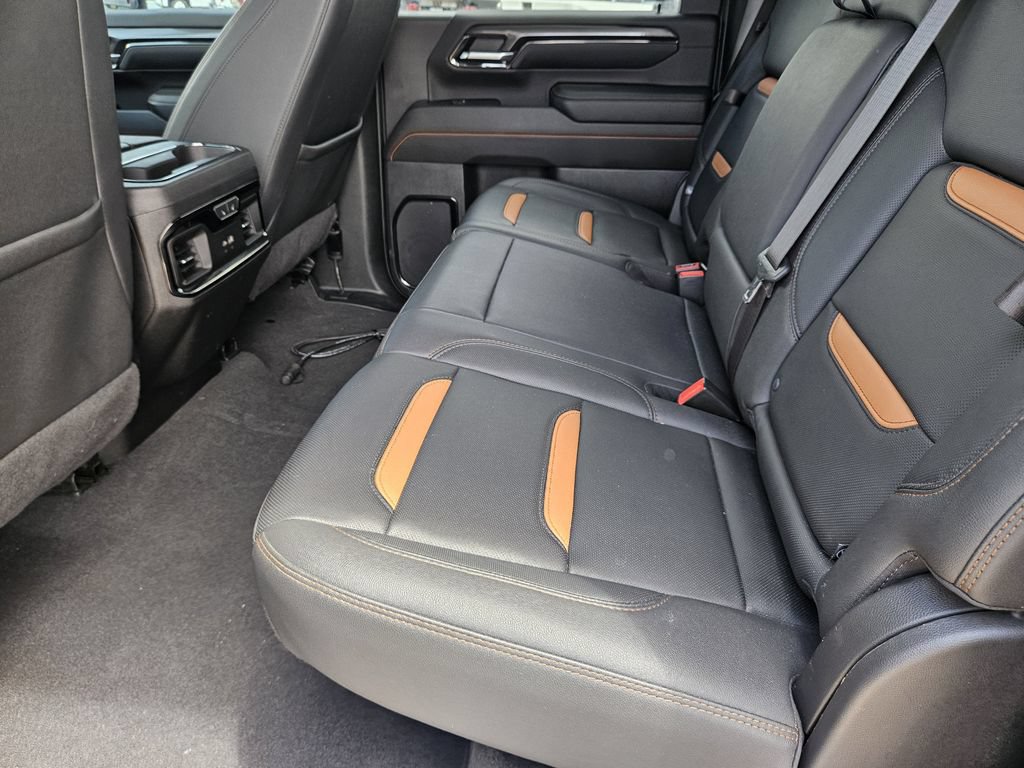 Used 2024 GMC Sierra 2500 AT4 w/ AT4 Premium Plus Package AWD/4WD image 16