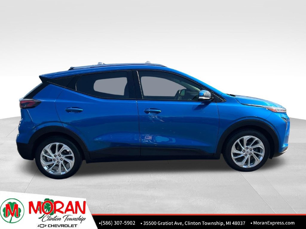 Certified 2023 Chevrolet Bolt EUV LT w/ Comfort Package FWD image 8