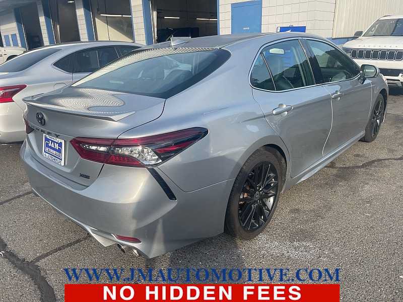 Used 2022 Toyota Camry XSE FWD image 4