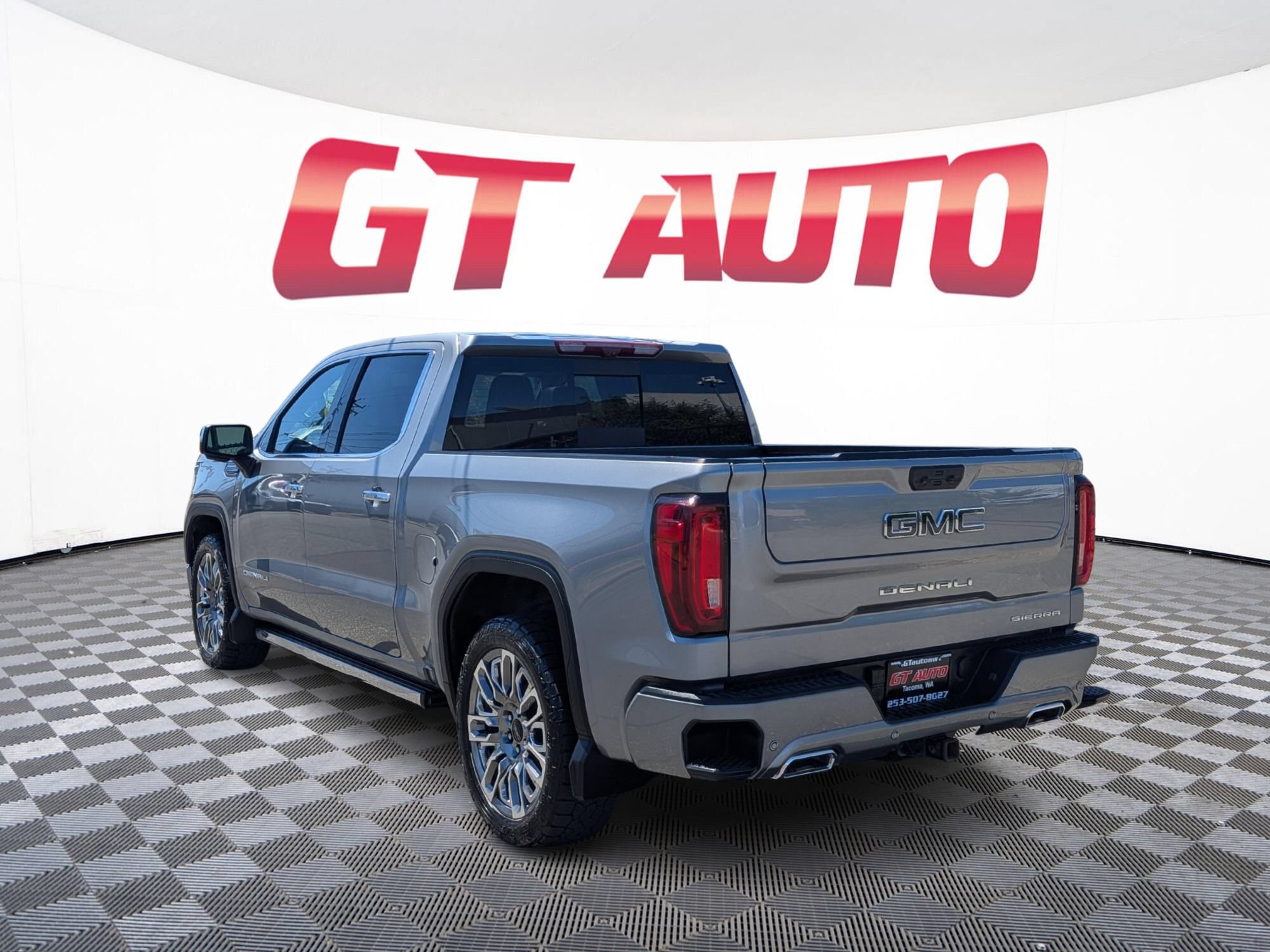 Used 2023 GMC Sierra 1500 Denali Ultimate AWD/4WD image 4