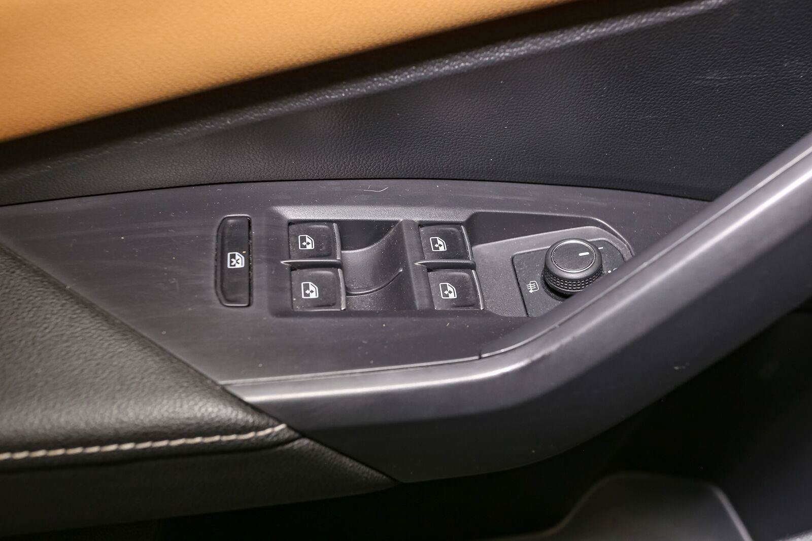 Certified 2023 Volkswagen Jetta SEL FWD image 44