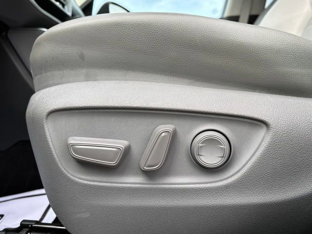 Used 2022 Toyota Highlander XLE image 12