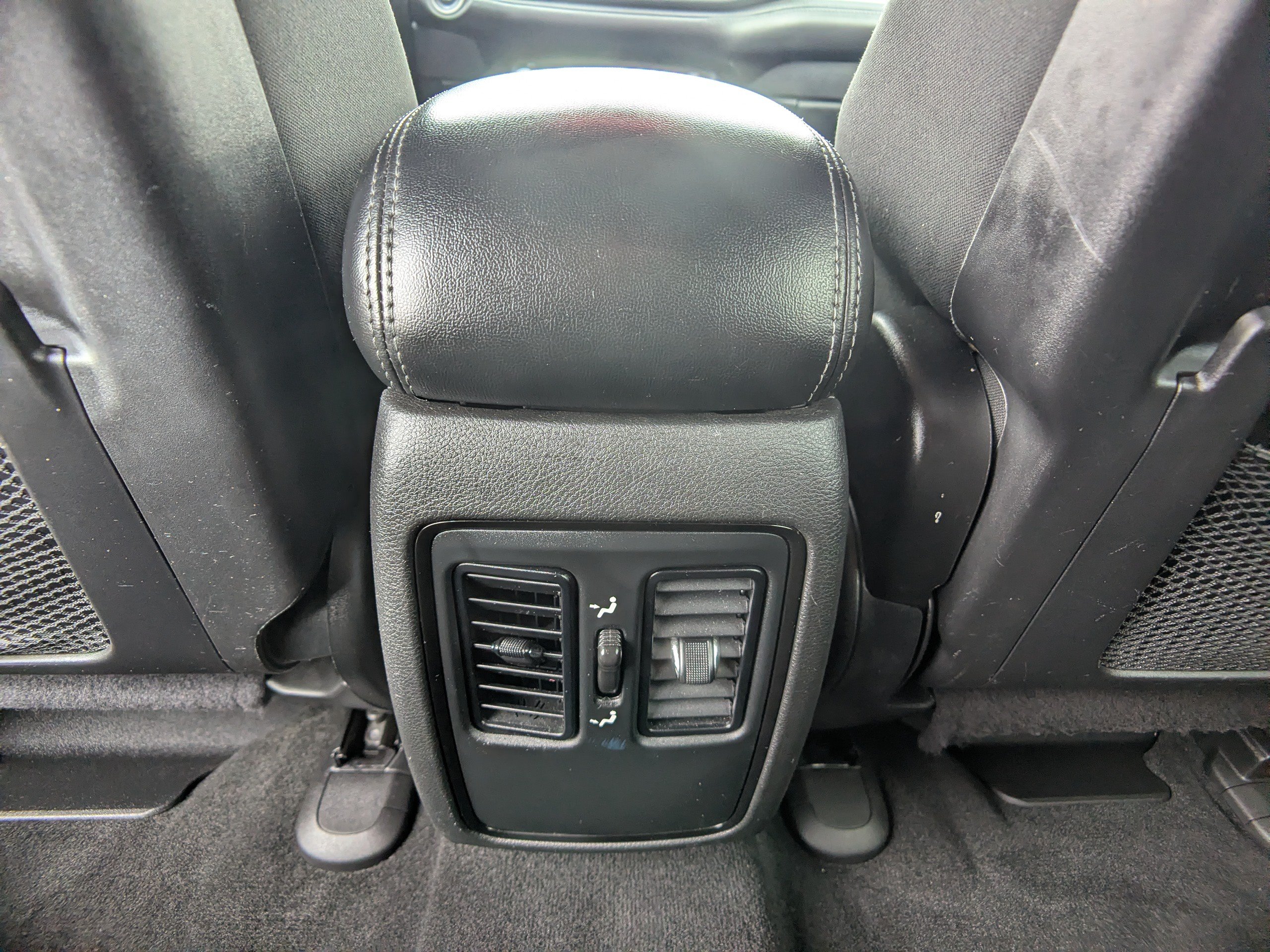 Used 2022 Dodge Durango SXT AWD/4WD image 16